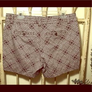 Banana Republic Women’s B&W Geometric Print Shorts